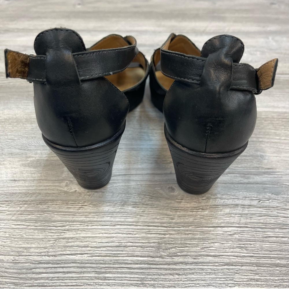 Black Leather Wedge Sandals Pillowtop Comfort Strappy Buckle 9.5W - Picture 4 of 10